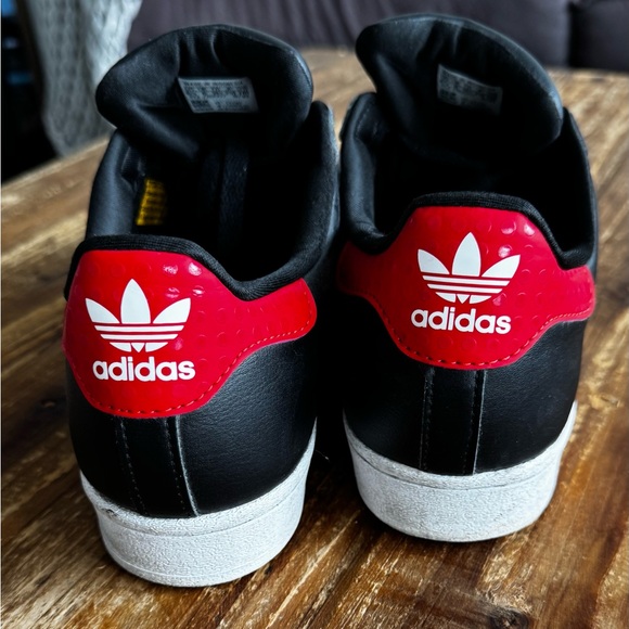 Adidas x LEGO Big Kids Superstar sneakers in black/red - Picture 3 of 8